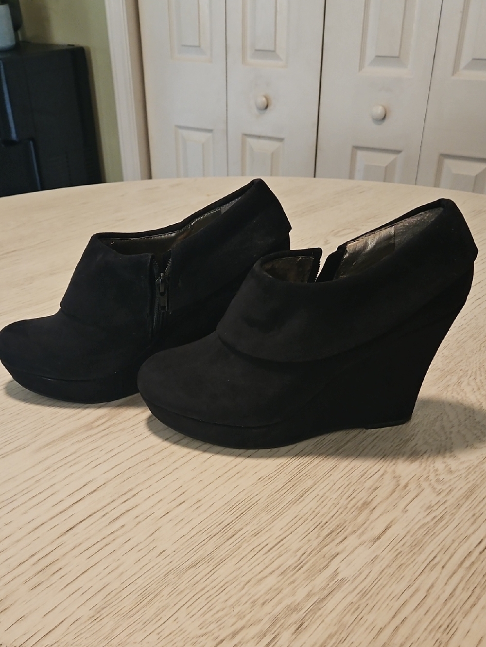 Women's Black Suede Wedge Ankle Booties Mossimo By Target Sz 10